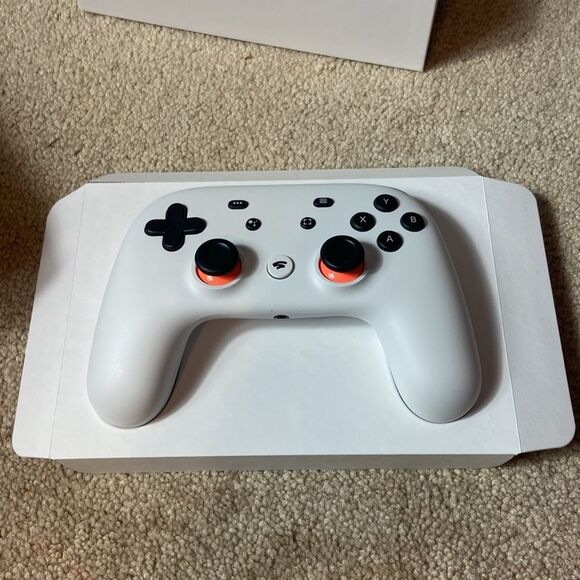 NEW - GOOGLE STADIA PREMIERE EDITION CONTROLLER - Picture 5 of 7